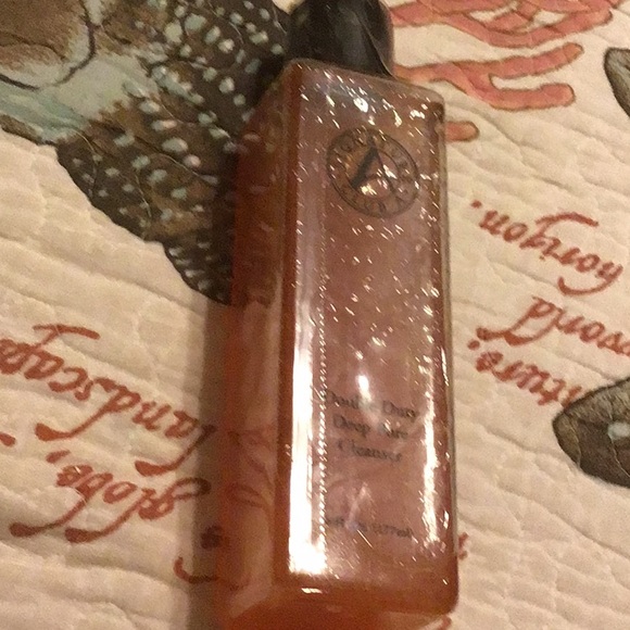 NWT, SIGNATURE CLUB A BY ADRIENNE ARPEL  CLEANSER AND TONER. NEW AND SEALED - Picture 3 of 3